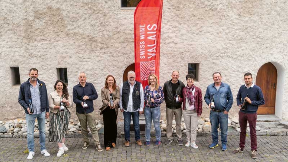 Organisé à Riddes le 22 mai par l’Office de la vigne et du vin et Swiss Wine Valais, l’événement a dévoilé huit crus emblématiques.