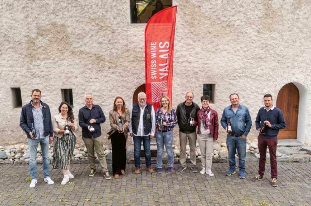 Organisé à Riddes le 22 mai par l’Office de la vigne et du vin et Swiss Wine Valais, l’événement a dévoilé huit crus emblématiques.